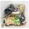 Image 1 : LARGE BAG OF VINTAGE MIXED ESTATE JEWELRY