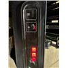Image 8 : *PU FRI JAN 27 2PM* YALE GLC040AFNUAE082 165.4" 3 STAGE MAST 3950LBS CAPACITY SOLID TIRE PROPANE