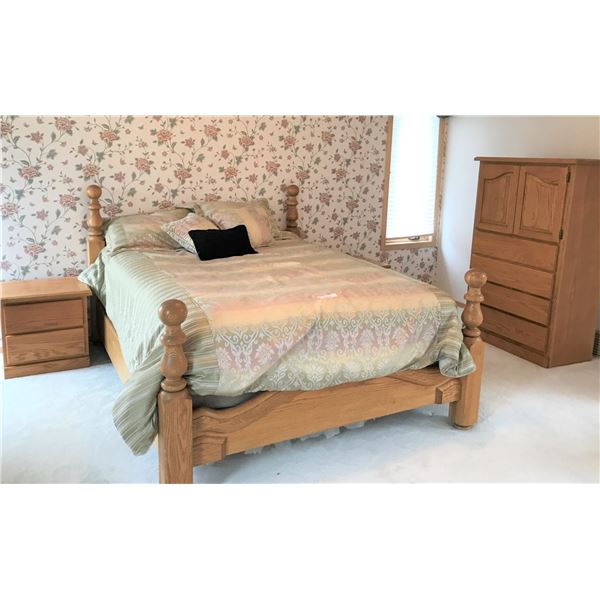 Bedroom Suite: Mirror Dresser, 2 End Tables, Queen Bed? (Does Not Include Mattress,) 4 Drawer Cabine