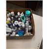 Image 3 : TRAY OF CLEANING SUPPLIES AND HAND SANITIZER