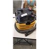 Image 1 : SHOP VAC - 4 GALLON 5.5 HP
