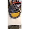Image 2 : SHOP VAC - 4 GALLON 5.5 HP
