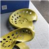 Image 4 : 2 METAL DECORTIVE LAWN TRACTOR SEATS