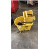 Image 1 : RUBBERMAID MOP BUCKET AND BUNGEE CARGO NET