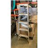 Image 1 : 5 FOOT ALUMINUM A FRAME LADDER