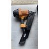 Image 3 : CRATE AND BOX OF AIR TOOLS AND POWER TOOL AS FOUND