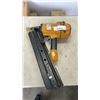 Image 1 : STANLEY BOSTITCH AIR NAILER WORKING