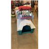 Image 1 : DOG HOUSE AND PATIO CUSHIONS