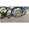 Image 3 : BLACK HUFFY ROCK CREEK BIKE