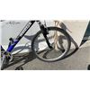 Image 3 : PURPLE/BLACK RALEIGH BIKE