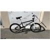 Image 1 : WHITE BMX BIKE