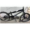 Image 2 : BLACK BMX BIKE