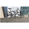 Image 1 : GREY CONCORDE BIKE