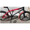 Image 2 : BLACK/RED BMX BIKE
