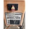 Image 5 : BRICO 3.5 CU FT CEMENT MIXER WORKING