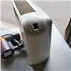 Image 2 : IWOLY STICK VACUUM WITH BIONAIRE AIR FRESHENER BOTH WORKING