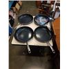 Image 1 : 4 BLUE DIAMOND LARGE 13.5" FRYING PANS