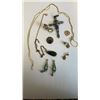 Image 2 : 10K HEART SHAPED PENDANT, JADE NECKLACE, AND ASSORTED ESTATE JEWELLERY