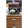 Image 2 : ANTIQUE JONES SEWING MACHINE