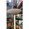Image 2 : WHITE FLOOR LAMP