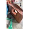 Image 4 : 2 NICKNACK SHELVES