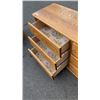 Image 8 : OAK DRESSER WITH 2 NIGHTSTANDS