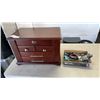 Image 1 : JEWELRY BOX WITH JEWELRY AND WATCHES