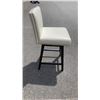 Image 2 : WHITE STUDDED SWIVEL STOOL