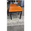 Image 2 : 3 NESTING ENDTABLES