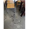 Image 2 : METAL FLOOR LAMP