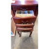 Image 2 : STANDING JEWELRY BOX