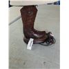 Image 2 : BOOT TABLE LAMP