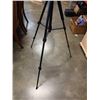 Image 8 : INSIGNIA LIGHTWEIGHT 58 INCH TRIPOD