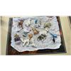 Image 8 : BOX OF COLLECTIBLES, BUTTONS, PORCELAIN FIGURES, FRAMED ETCHING AND PRINT
