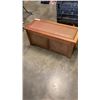 Image 8 : LEATHER INSERT STUDDED BENCH FOOT LOCKER