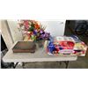 Image 1 : COMMUNITY CUTLERY IN CANTEEN, MAHARAJA MINK BLANKET AND 2 GLASS VASES WITH ARTIFICIAL FLOWERS