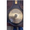 Image 3 : ROUND SALT ROCK LAMP AND BAROMETER