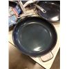 Image 2 : 4 BLUE DIAMOND LARGE 13.5" FRYING PANS