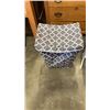 Image 2 : LAUNDRY HAMPER, WHITE MAGAZINE RACK