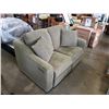 Image 2 : GREEN POWER RECLINER LOVESEAT WITH USB PORTS - WORKING
