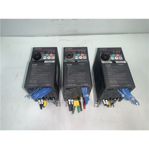 (3) Mitsubishi #FR-D720S-042-NA Inverters