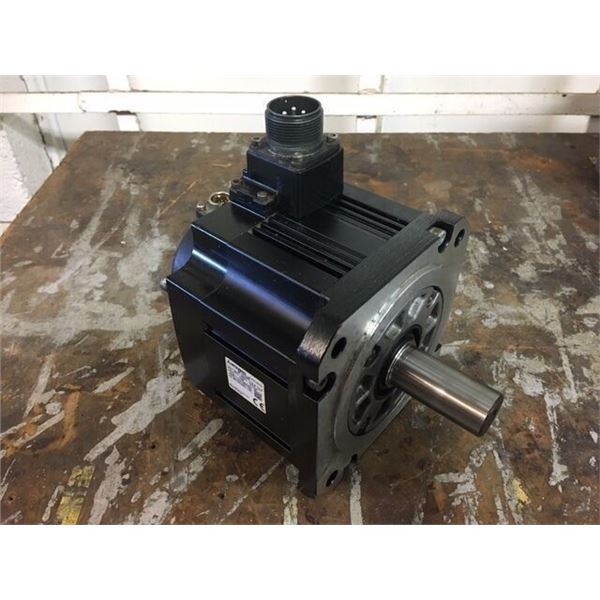 Mitsubishi # HF-H104K 1.0 kW AC Servo Motor