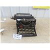 Image 1 : Underwood Manual Typewriter