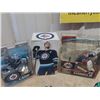 Image 2 : Hockey Figurines , Bobblehead &  Banner