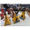 Image 2 : 6 Stabilizing Jacks & 3 Hydraulic Bottle Jacks