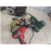 Image 2 : 5 Power Tools : Circular Saw, 2 Drills, 2 Sanders
