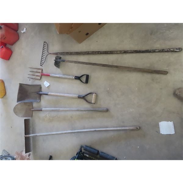 6 Hand Yard Tools : Shovel, Forks, Rake, Hoe