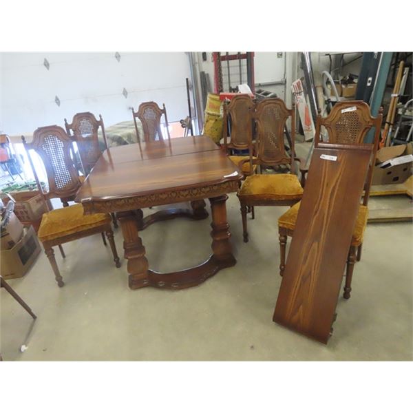Dining Room Table with 2 Leaves & 6 Chairs