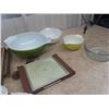 Image 2 : 2 Hot Plates, Mixer, Pyrex Mixing Bowls plus more
