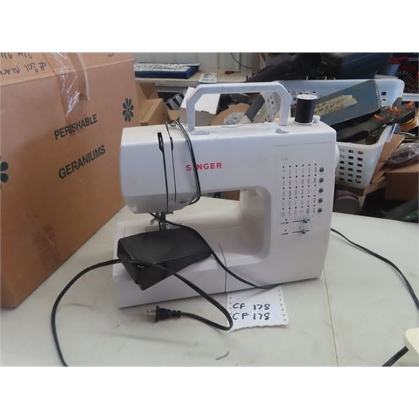 Singer 7442 Sewing Machine